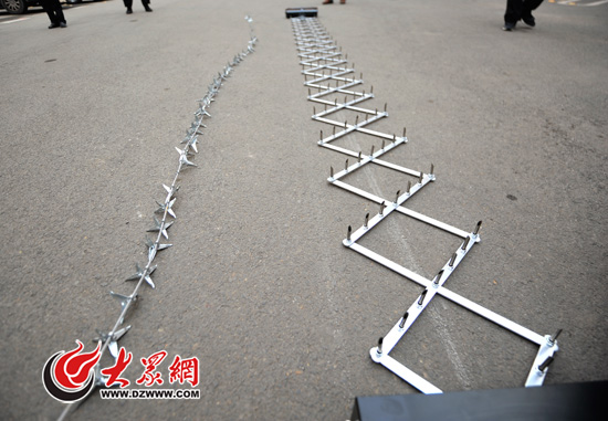 濟(jì)南交警配備新型破胎器 可遙控啟動(dòng)覆蓋3個(gè)車道_采訪中心_大眾網(wǎng)